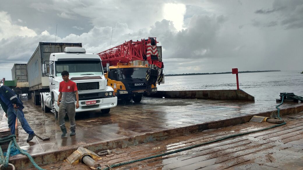 Transporte Fluvial de Cargas em Balsas Manaus x Tefé